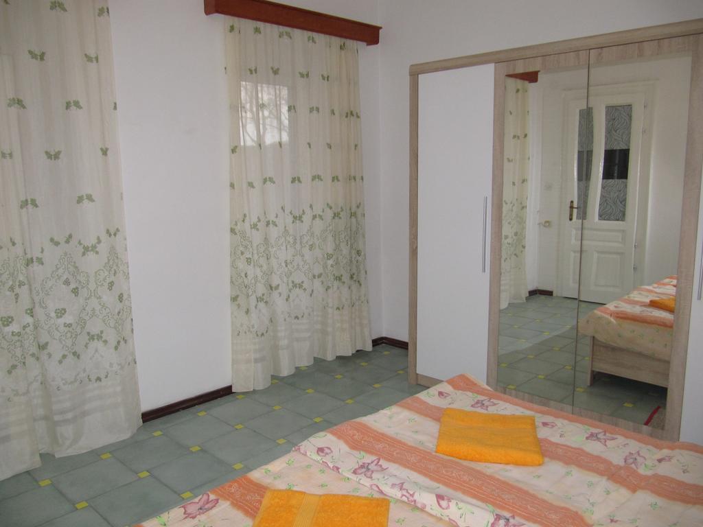 Apartment Anita Near Kantrida Beach Rijeka Room photo