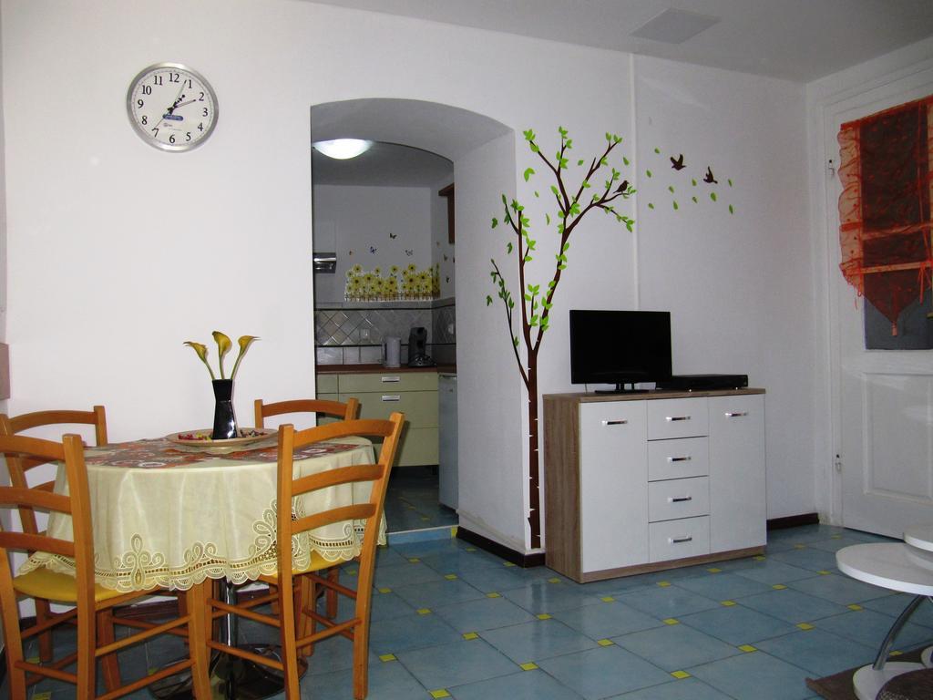 Apartment Anita Near Kantrida Beach Rijeka Room photo